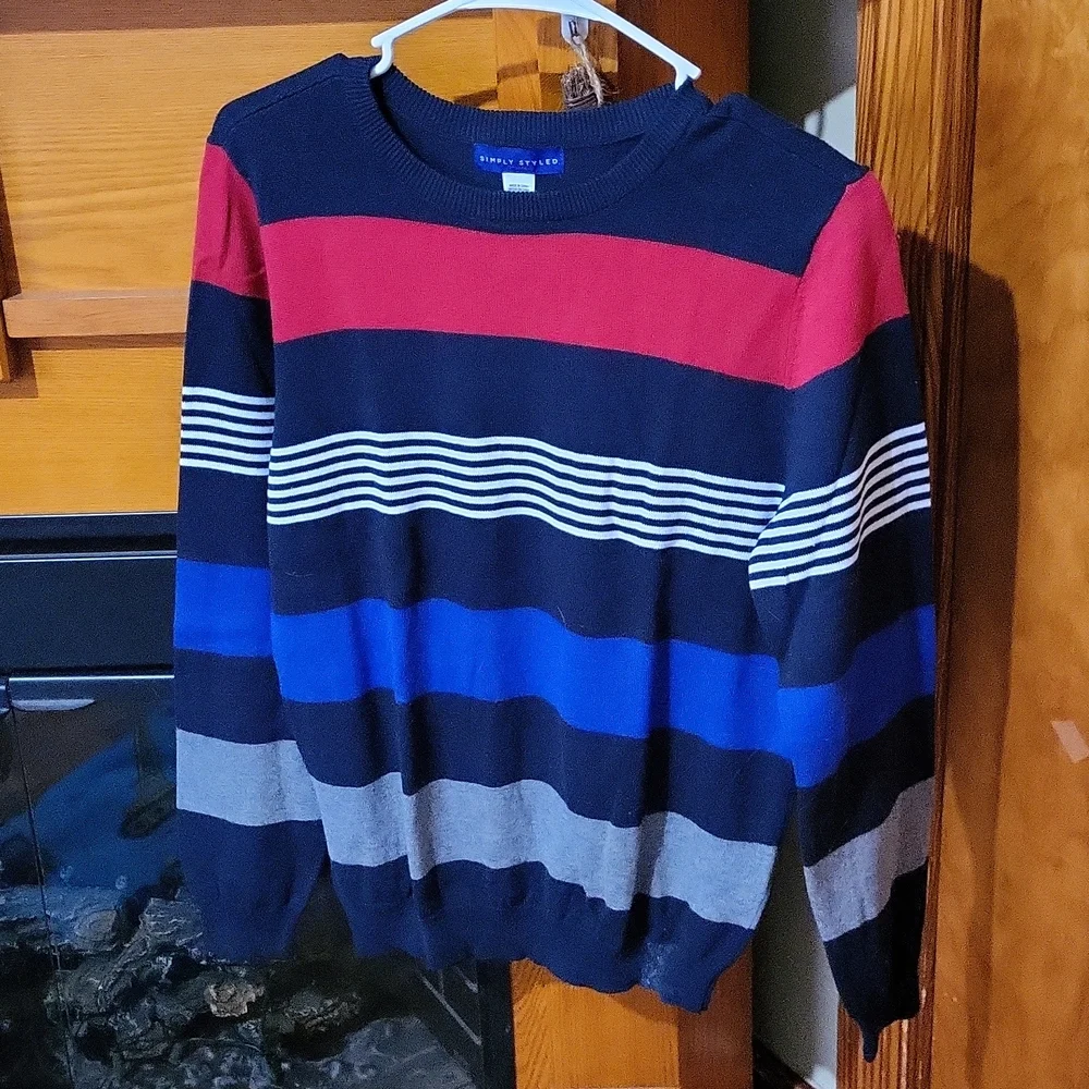 Sweater - Picture 1 of 3